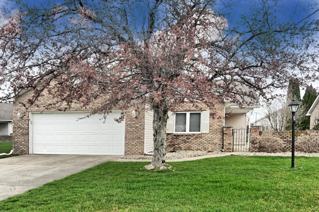 192 Heather Lane, Hobart, IN 46342