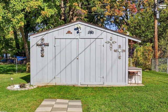 23655 Southland Street, Clinton Twp, MI 48036