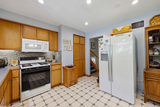 23655 Southland Street, Clinton Twp, MI 48036