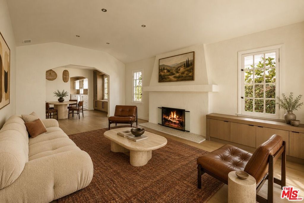 8215 Clinton Street, Los Angeles, CA 90048 — photo 4
