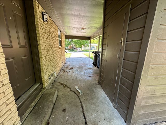 1928 Las Cruces Lane, Dallas, TX 75217