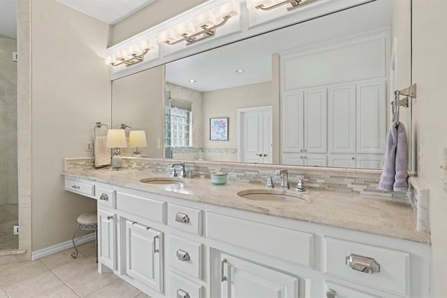 13801 Plantation Way, Edmond, OK 73013