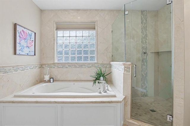 13801 Plantation Way, Edmond, OK 73013