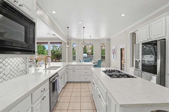13801 Plantation Way, Edmond, OK 73013