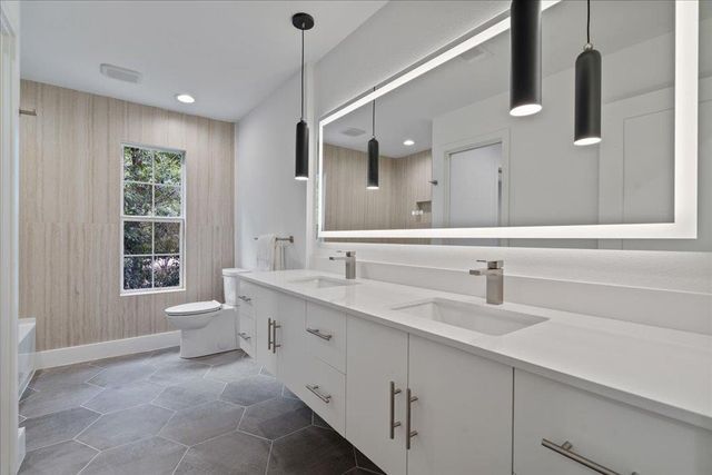 8707 White Cliff DR, Austin, TX 78759