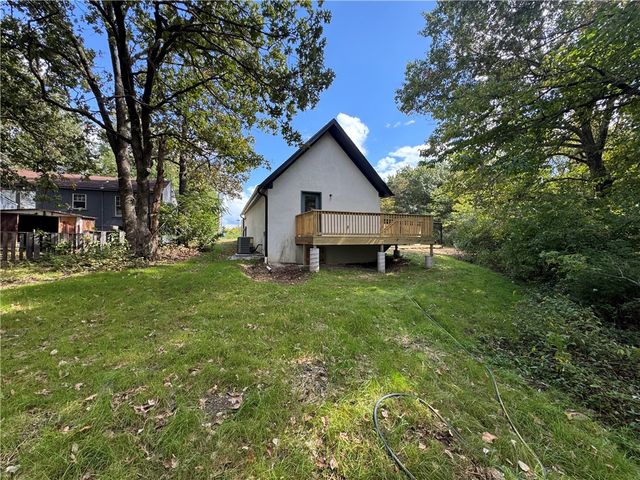 1111 South Ray Avenue A, Fayetteville, AR 72701