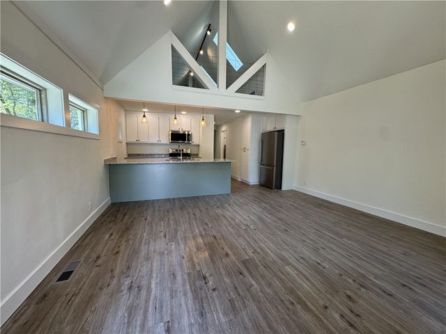 1111 South Ray Avenue A, Fayetteville, AR 72701