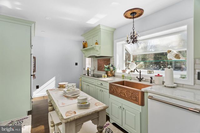 2031 SYLVAN PARK RD, Burlington, NJ 08016