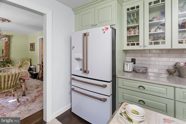 2031 SYLVAN PARK RD, Burlington, NJ 08016