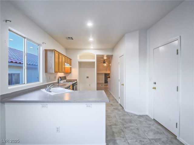 10517 Morning Drop Avenue, Las Vegas, NV 89129