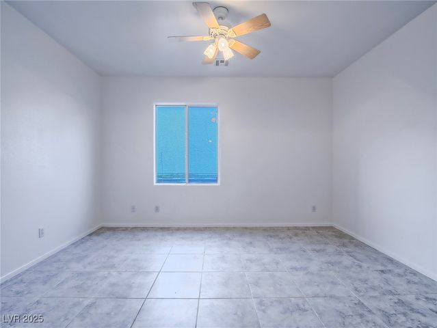 10517 Morning Drop Avenue, Las Vegas, NV 89129