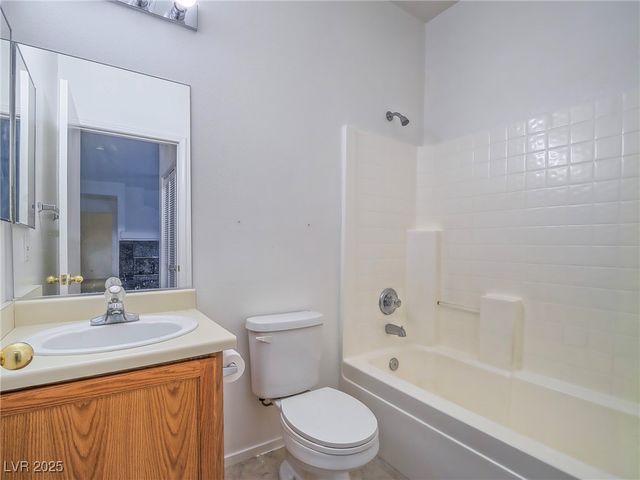 10517 Morning Drop Avenue, Las Vegas, NV 89129