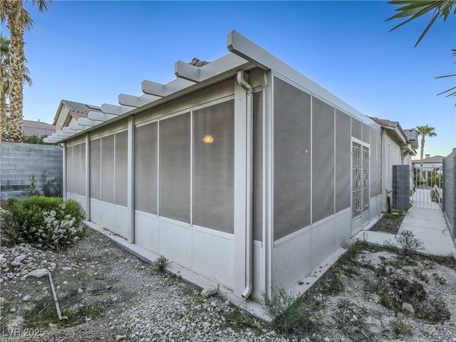 10517 Morning Drop Avenue, Las Vegas, NV 89129