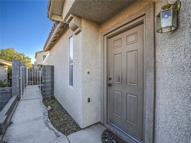 10517 Morning Drop Avenue, Las Vegas, NV 89129