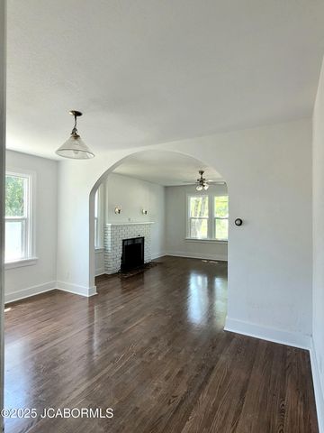 1403 E MCCARTY STREET, Jefferson City, MO 65101