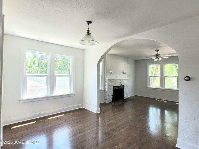 1403 E MCCARTY STREET, Jefferson City, MO 65101