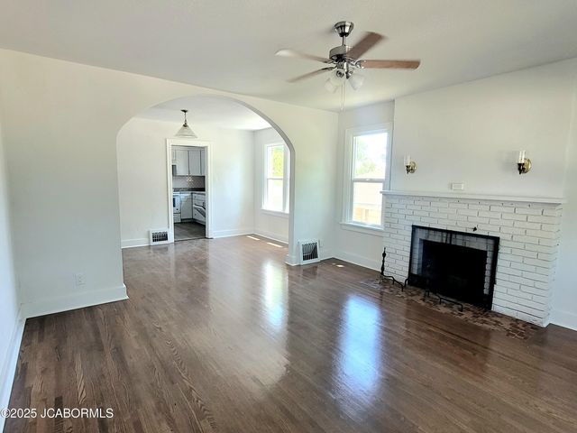 1403 E MCCARTY STREET, Jefferson City, MO 65101