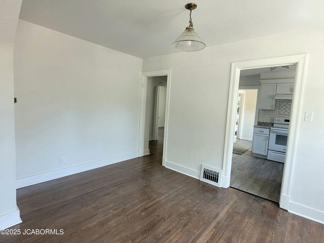 1403 E MCCARTY STREET, Jefferson City, MO 65101