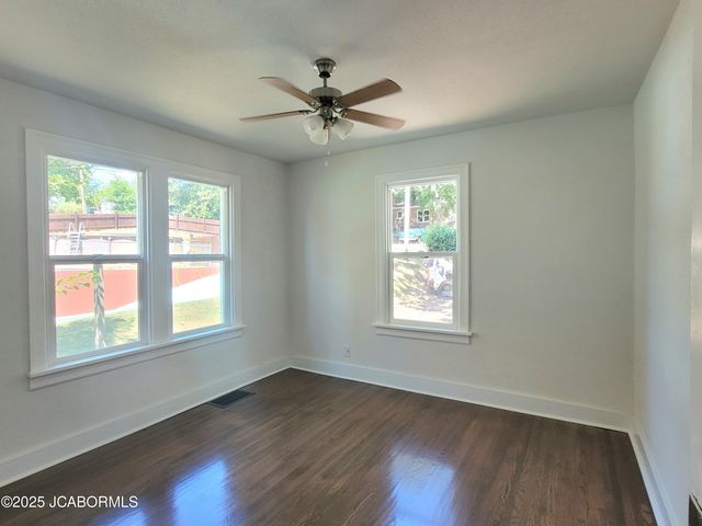 1403 E MCCARTY STREET, Jefferson City, MO 65101