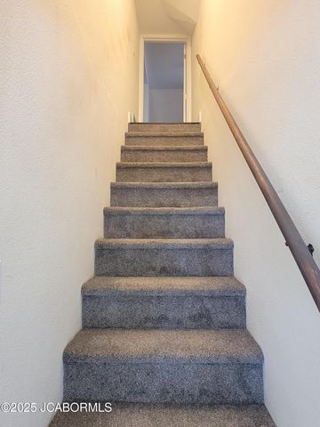 1403 E MCCARTY STREET, Jefferson City, MO 65101