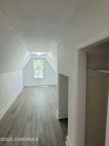 1403 E MCCARTY STREET, Jefferson City, MO 65101