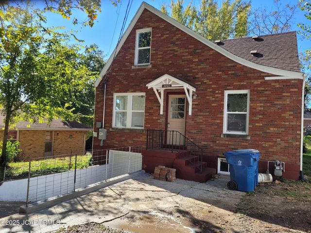 1403 E MCCARTY STREET, Jefferson City, MO 65101