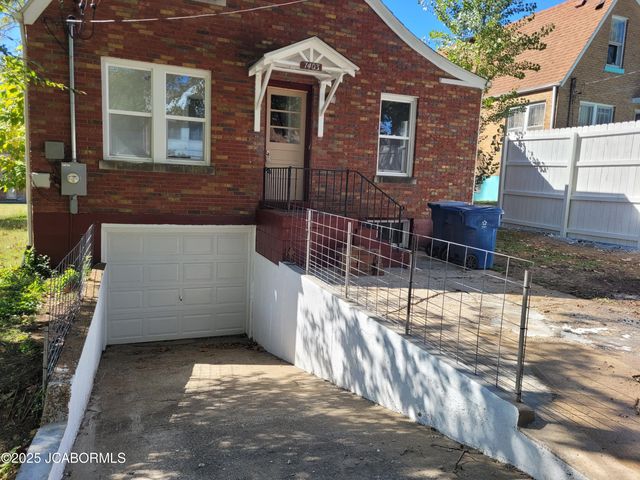 1403 E MCCARTY STREET, Jefferson City, MO 65101