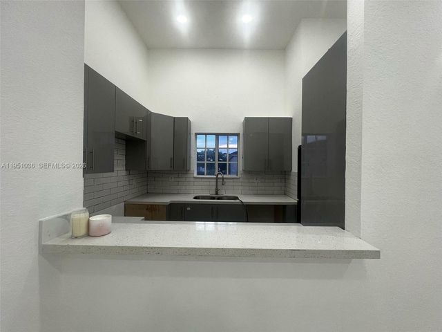 355 E 4th St 203, Hialeah, FL 33010