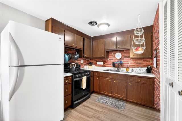 1805 Cedaridge Drive, South Park, PA 15129