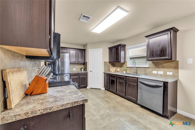 945 Lauren Street, New Braunfels, TX 78130