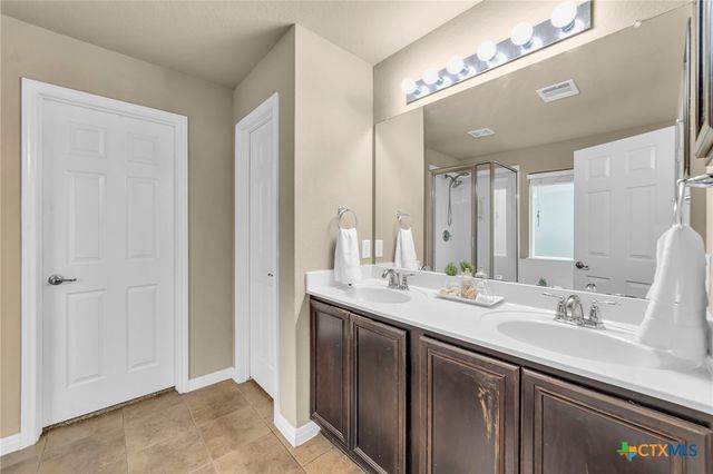 945 Lauren Street, New Braunfels, TX 78130