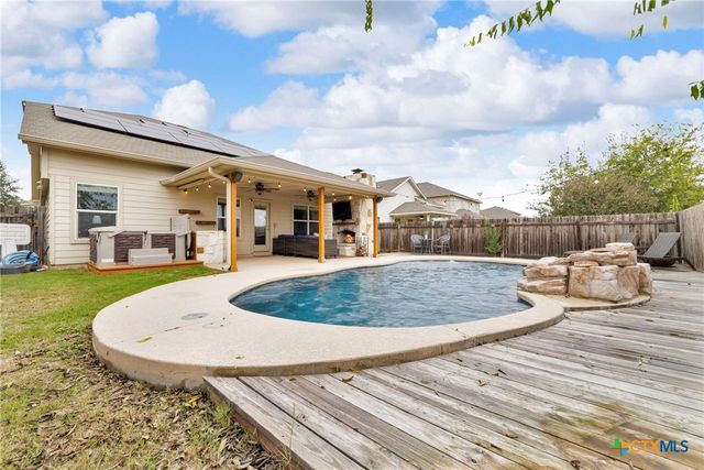 945 Lauren Street, New Braunfels, TX 78130