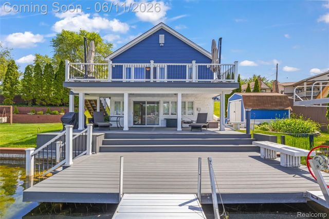 4661 Sashabaw Road, Waterford Charter Township, MI 48329