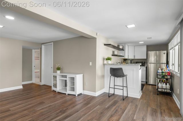 4661 Sashabaw Road, Waterford Charter Township, MI 48329