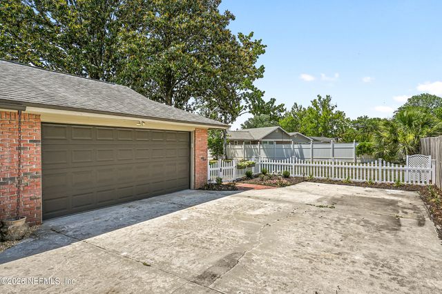 685 TROPICAL Parkway, Orange Park, FL 32073