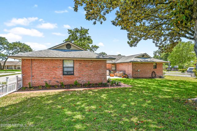 685 TROPICAL Parkway, Orange Park, FL 32073