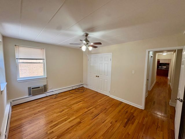 2115 W Farwell Avenue 202, Chicago, IL 60645