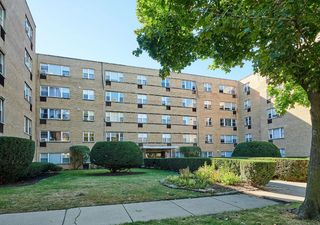 2115 W Farwell Avenue 202, Chicago, IL 60645