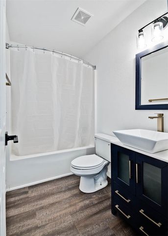 902 SW Hopi Circle, Bentonville, AR 72712