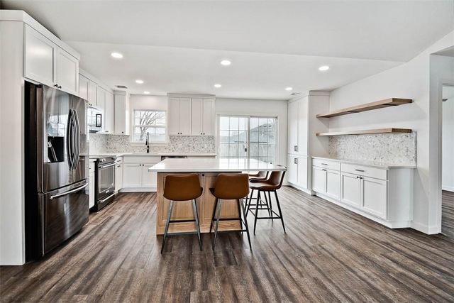 902 SW Hopi Circle, Bentonville, AR 72712