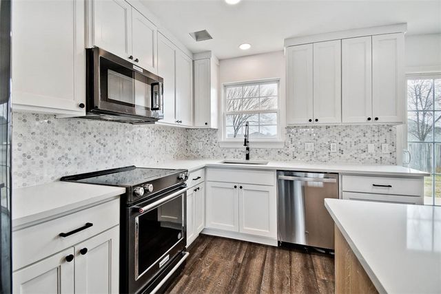 902 SW Hopi Circle, Bentonville, AR 72712