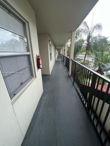 1300 SW 130th Ave 210F, Pembroke Pines, FL 33027