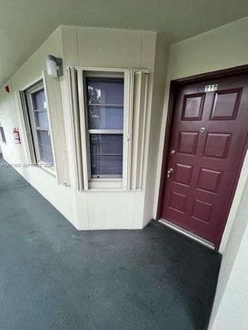 1300 SW 130th Ave 210F, Pembroke Pines, FL 33027