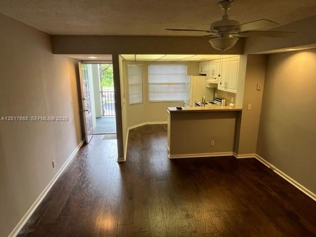 1300 SW 130th Ave 210F, Pembroke Pines, FL 33027