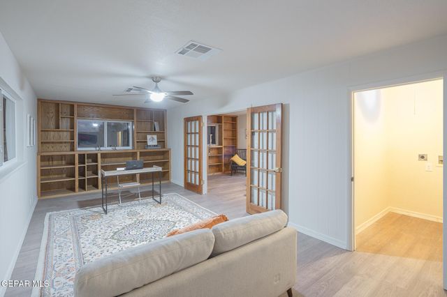 3405 VOLCANIC Avenue, El Paso, TX 79904