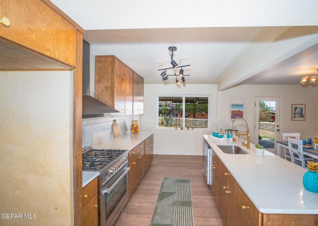 3405 VOLCANIC Avenue, El Paso, TX 79904