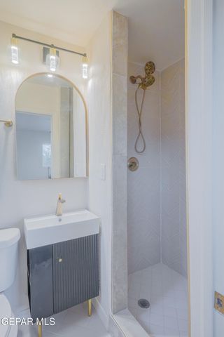 3405 VOLCANIC Avenue, El Paso, TX 79904