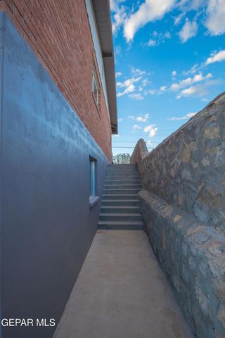 3405 VOLCANIC Avenue, El Paso, TX 79904