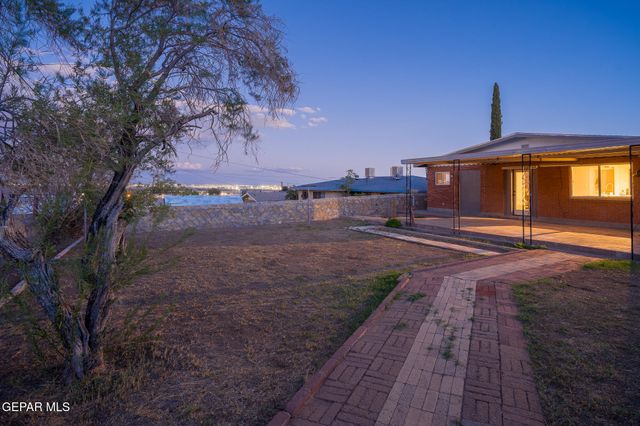 3405 VOLCANIC Avenue, El Paso, TX 79904