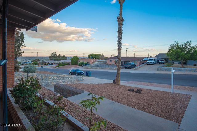 3405 VOLCANIC Avenue, El Paso, TX 79904